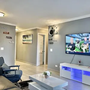 Waikiki 2 Bedrooms 2 Bathrooms With 1 Free Parking Space , Honolulu United States